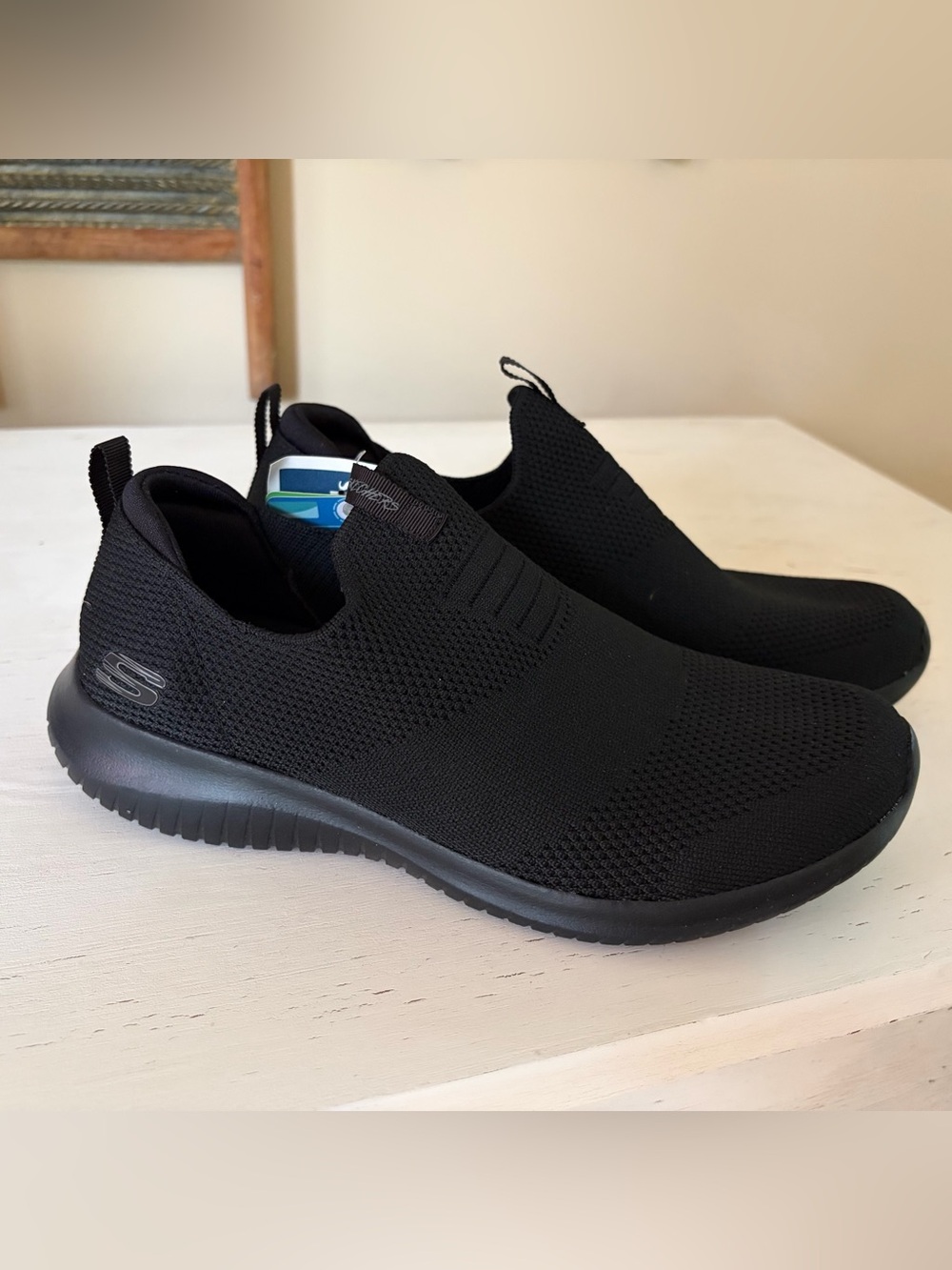 Skechers Ultra-Flex Black Slip-On Sneakers❤️